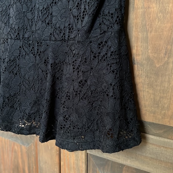 BOBEAU Black Lace Peplum Top - Picture 5 of 8